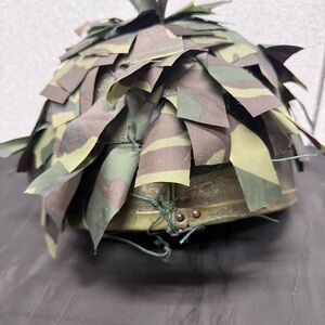 SINGAPORE (SAF) ARMY COMBAT
MILITARY
CAMOUFLAGE COVER HELMET (M)